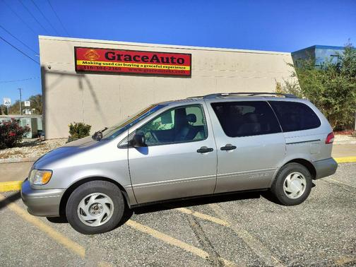 2001 Toyota Sienna LE