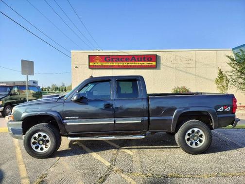 2004 Chevrolet Silverado 2500 LS H/D Extended Cab