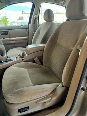 2005 Ford Taurus SE