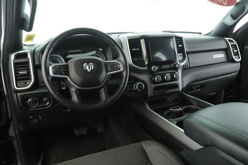 Diamond Black Crystal Pearlcoat 2022 RAM 1500 Big Horn/Lone Star