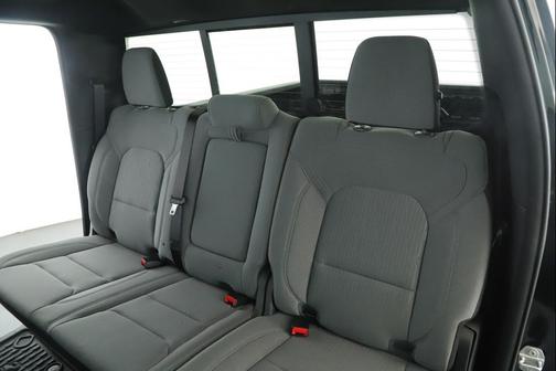 Diamond Black Crystal Pearlcoat 2022 RAM 1500 Big Horn/Lone Star