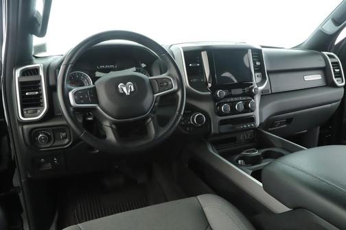 Diamond Black Crystal Pearlcoat 2022 RAM 1500 Big Horn/Lone Star