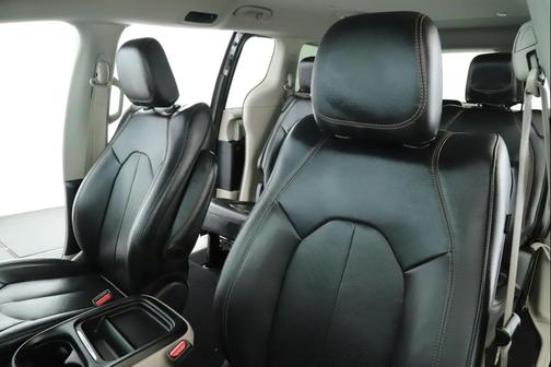 2018 Chrysler Pacifica Touring-L