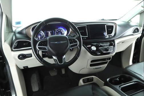 2018 Chrysler Pacifica Touring-L