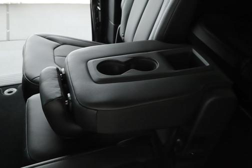 Diamond Black Crystal Pearlcoat 2026 Chrysler Pacifica L