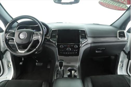 2022 Jeep Grand Cherokee Laredo