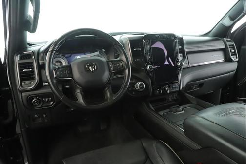 Diamond Black Crystal Pearlcoat 2022 RAM 1500 Limited