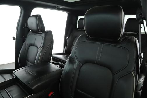 Diamond Black Crystal Pearlcoat 2022 RAM 1500 Limited