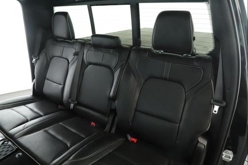 Diamond Black Crystal Pearlcoat 2022 RAM 1500 Limited