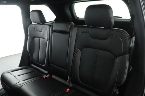 Diamond Black Crystal Pearlcoat 2025 Jeep Grand Cherokee Limited