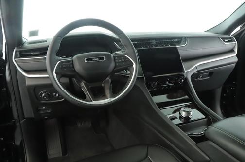 Diamond Black Crystal Pearlcoat 2025 Jeep Grand Cherokee Limited