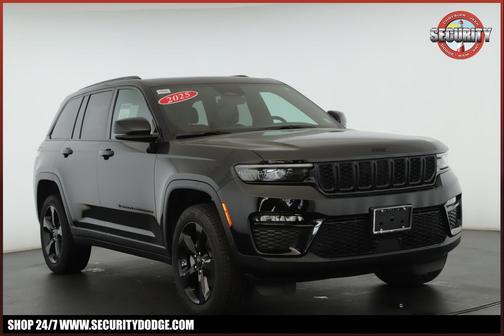 Diamond Black Crystal Pearlcoat 2025 Jeep Grand Cherokee Limited