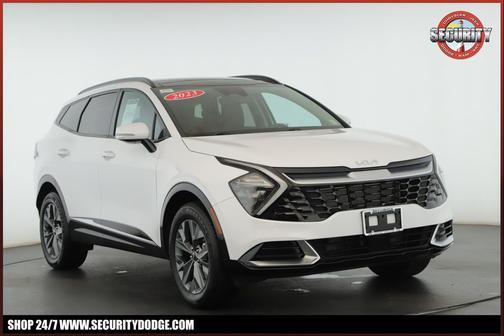Glacial White Pearl 2023 Kia Sportage SX
