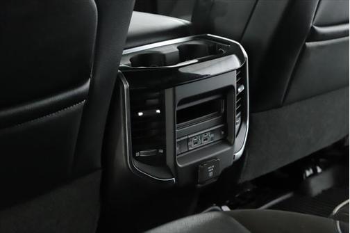 2022 RAM 2500 Laramie Crew Cab 4x4 6'4' Box