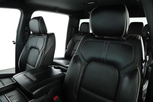 Diamond Black Crystal Pearlcoat 2020 RAM 1500 Limited