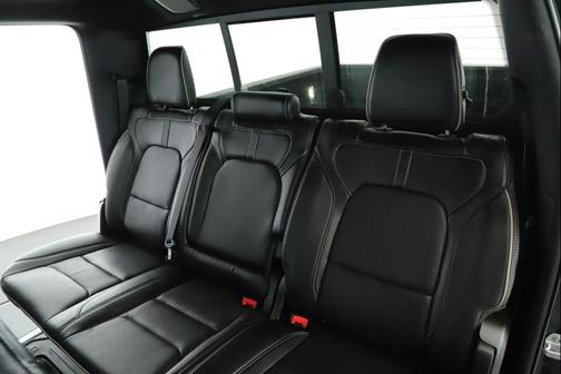 Diamond Black Crystal Pearlcoat 2020 RAM 1500 Limited