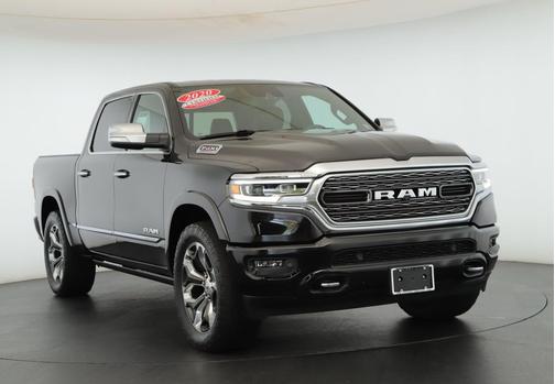 Diamond Black Crystal Pearlcoat 2020 RAM 1500 Limited