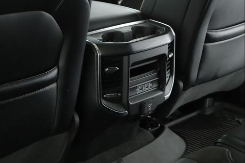 Diamond Black Crystal Pearlcoat 2023 RAM 1500 Laramie