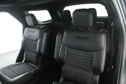 Carbonized Gray Metallic 2025 Ford Explorer ST-Line 4WD