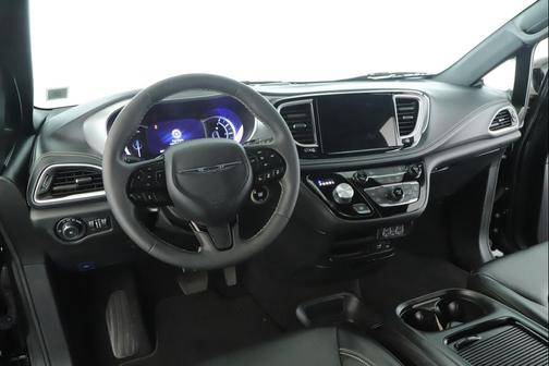 2022 Chrysler Pacifica Hybrid Touring L