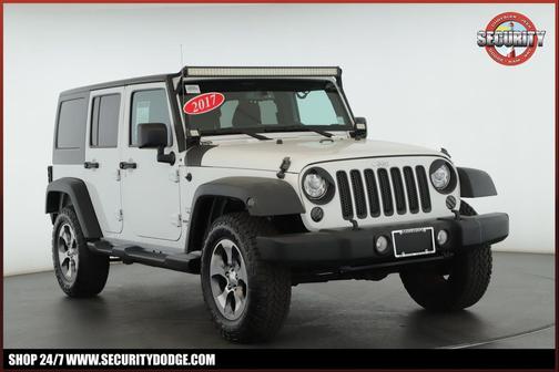 Bright White Clearcoat 2017 Jeep Wrangler Unlimited Sahara