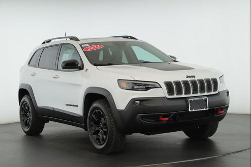 Bright White Clearcoat 2023 Jeep Cherokee Trailhawk