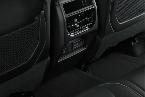 Bright White Clearcoat 2026 Jeep Grand Cherokee Altitude