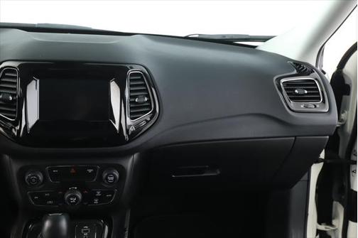 White Clearcoat 2018 Jeep Compass Latitude