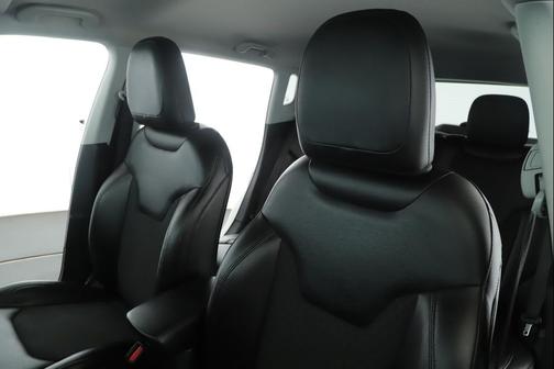 White Clearcoat 2018 Jeep Compass Latitude
