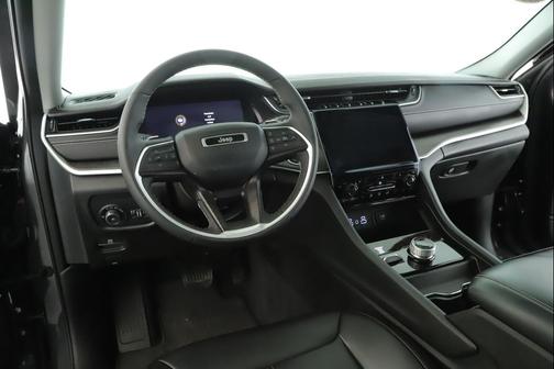 Baltic Gray Metallic Clearcoat 2023 Jeep Grand Cherokee Limited