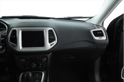 Diamond Black Crystal Pearlcoat 2020 Jeep Compass Latitude
