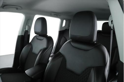 Diamond Black Crystal Pearlcoat 2020 Jeep Compass Latitude
