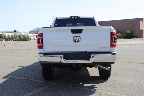 2024 RAM 2500 Tradesman Crew Cab 4x4 6'4' Box