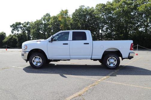 2024 RAM 2500 Tradesman Crew Cab 4x4 6'4' Box
