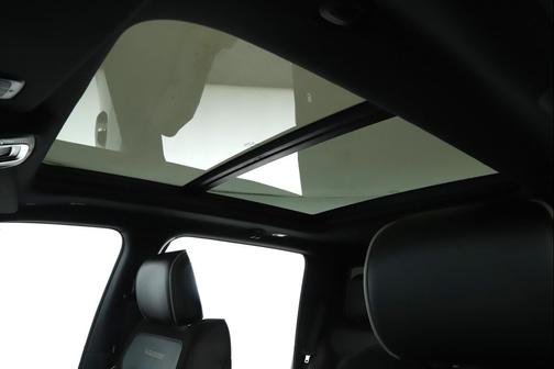 Diamond Black Crystal Pearlcoat 2023 RAM 1500 Laramie