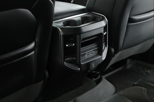 Diamond Black Crystal Pearlcoat 2023 RAM 1500 Laramie