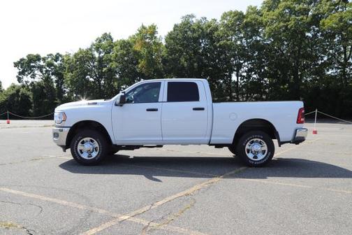 2024 RAM 2500 Tradesman Crew Cab 4x4 6'4' Box