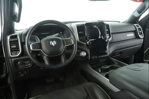 Diamond Black Crystal Pearlcoat 2023 RAM 1500 Laramie