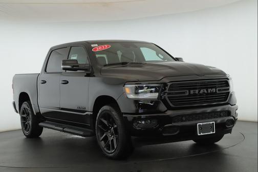 Diamond Black Crystal Pearlcoat 2023 RAM 1500 Laramie