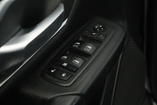 Diamond Black Crystal Pearlcoat 2019 RAM 1500 Big Horn