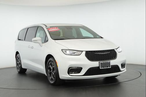 2022 Chrysler Pacifica Hybrid Touring L