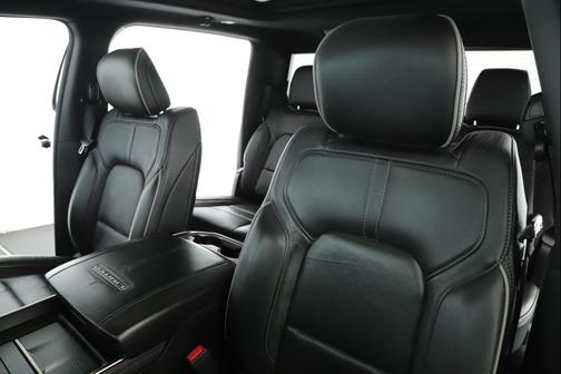 Diamond Black Crystal Pearlcoat 2019 RAM 1500 Limited