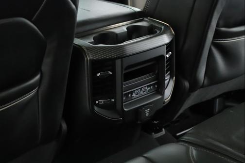 Diamond Black Crystal Pearlcoat 2019 RAM 1500 Limited