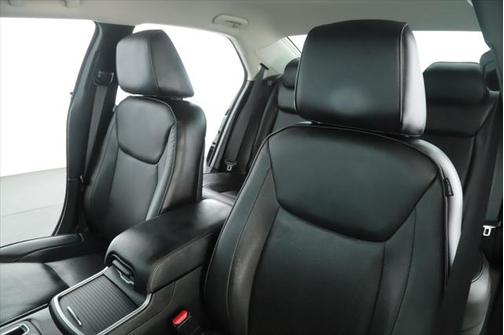 2021 Chrysler 300 Touring