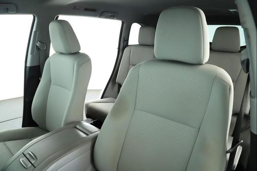 Blizzard Pearl 2018 Toyota Highlander LE