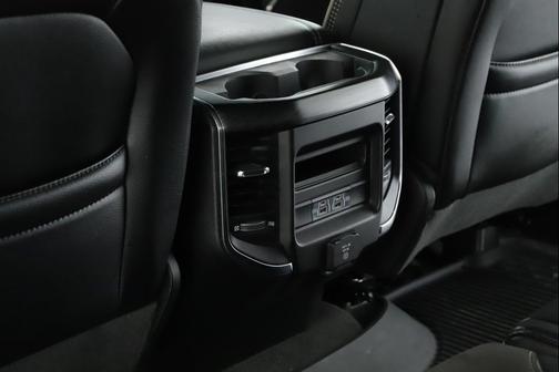 Diamond Black Crystal Pearlcoat 2023 RAM 1500 Laramie