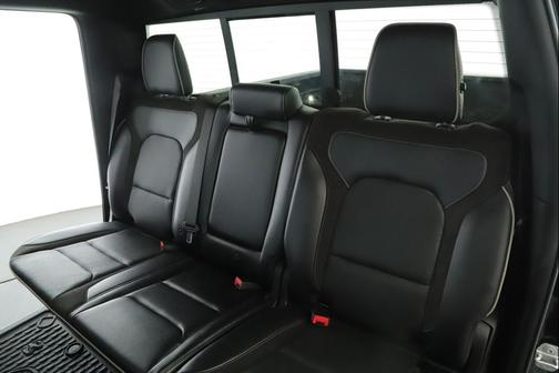 Diamond Black Crystal Pearlcoat 2023 RAM 1500 Laramie