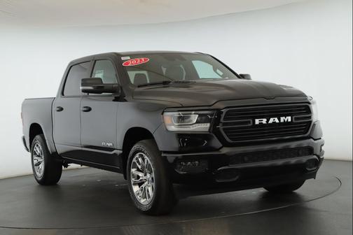 Diamond Black Crystal Pearlcoat 2023 RAM 1500 Laramie