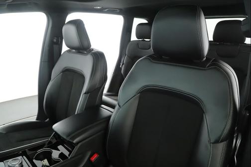 Bright White Clearcoat 2023 Jeep Grand Cherokee Altitude