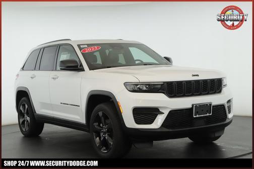 Bright White Clearcoat 2023 Jeep Grand Cherokee Altitude